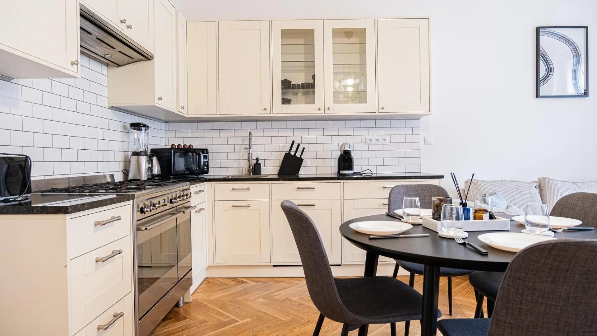 Spacious Apartment Near Prague Castle República Checa