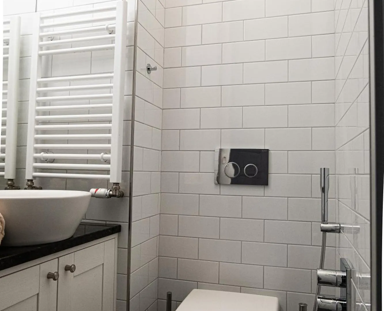 Spacious Apartment Near Prague Castle